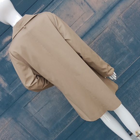 LADIES CANADIAN MADE COTTON POLY BLEND VINTAGE TRENCH COAT /JACKET(VINTAGE) - Picture 7 of 17